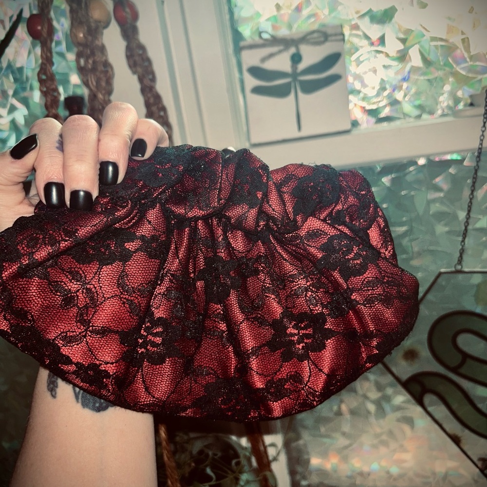 Elegant Red and Black Lace Clutch